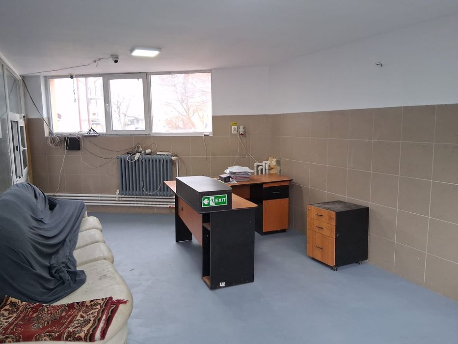 Închiriez hala/garaj 110 mp în Burdujeni