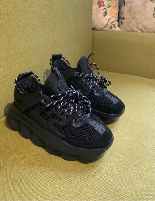 Versace chain reaction