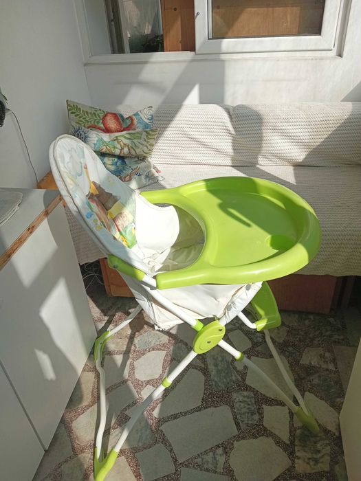 Бебешки стол за хранене