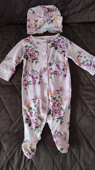 Бебешки дрешки от дъщеричката ми.