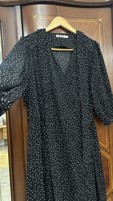 Платье горошка с запах