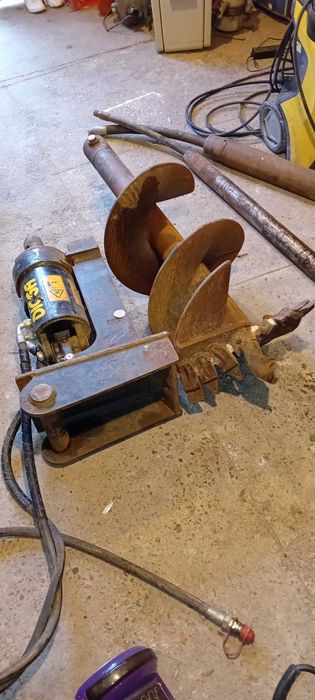 Vand burghiu si compactor