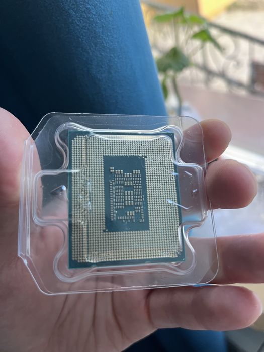 Intel core i5 12400f
