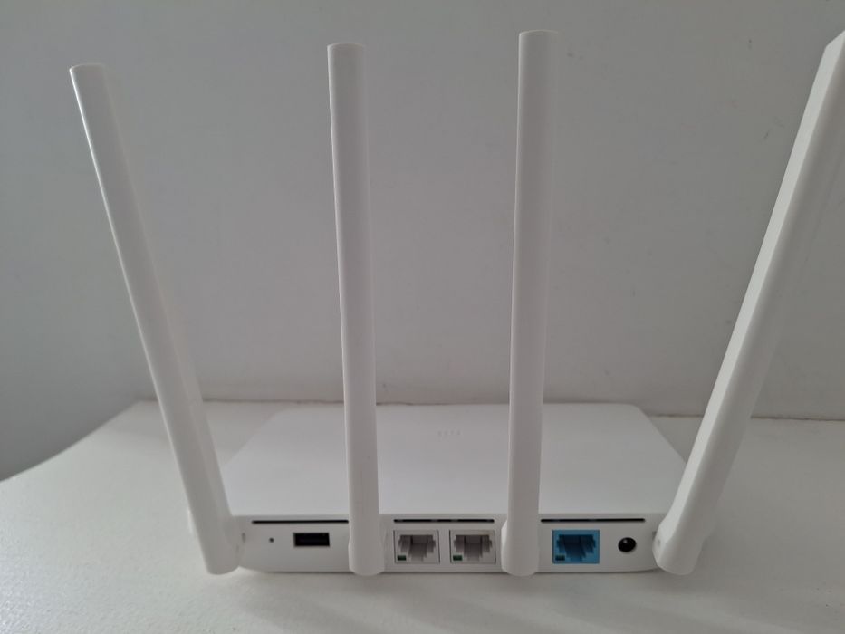 Wi-Fi роутер Xiaomi с 4 антеннами