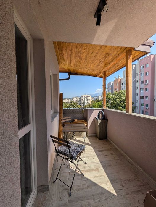 Продава тристаен апартамент в кв. Струмско с АКТ 16