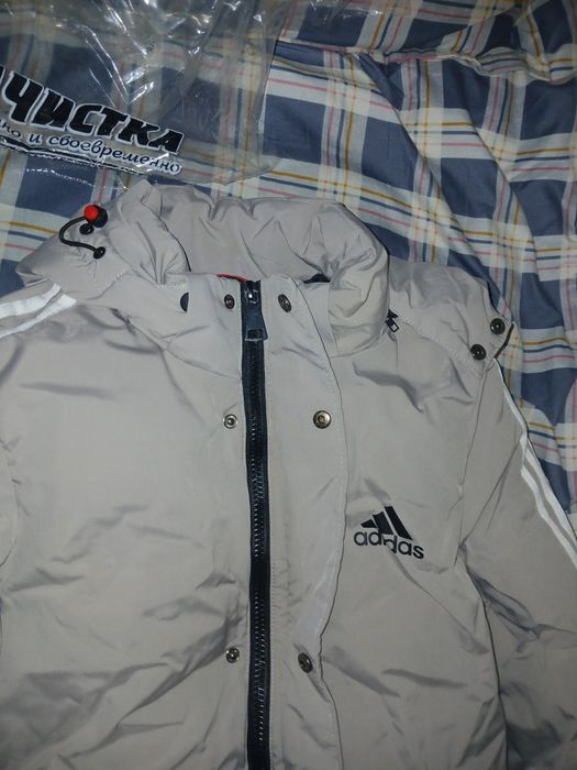 Adidas куртка холати зур сирочна сотилади