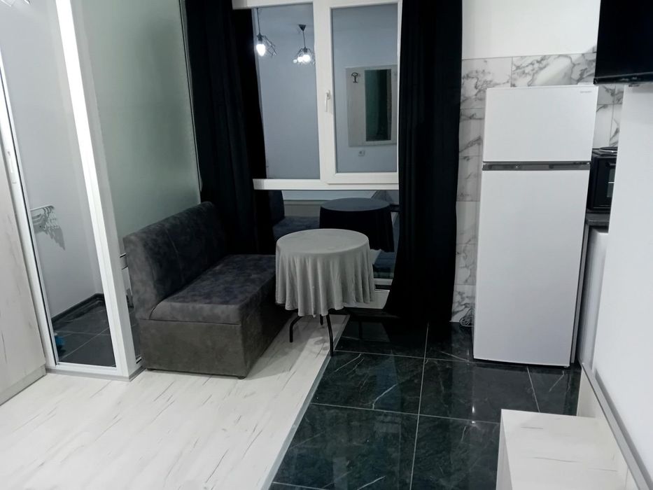 Дава се под наем Едностаен апартамент в Пловдив, Христо Смирненски - 36 кв.м за 301 € - Снимка #1