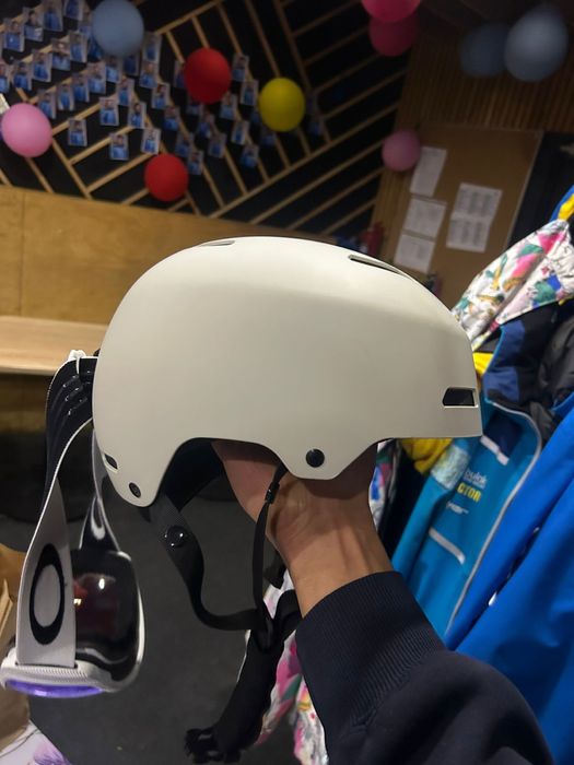 Шлем giro +оклей очки