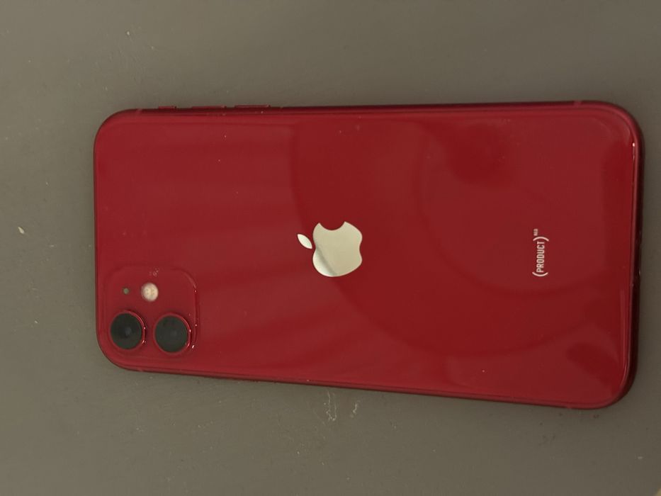 Iphone 11 красный