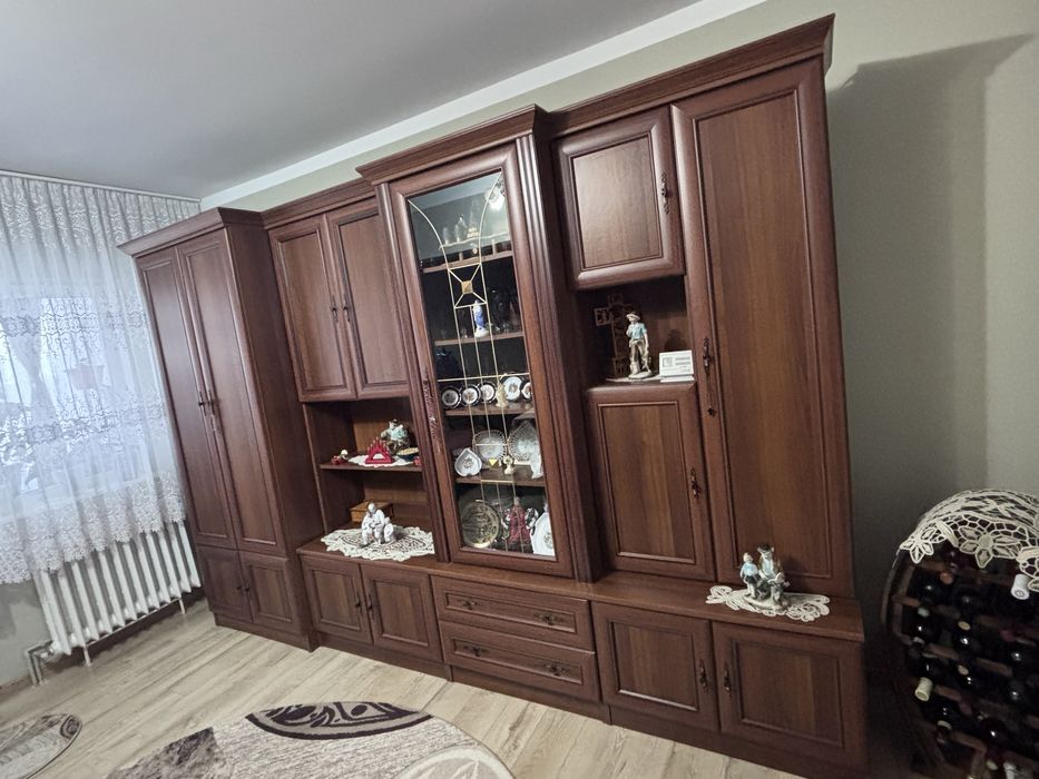 Vand mobila sufragerie