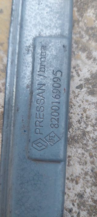 Машинки за ел стъкла тасове рено дачия Касетофони и CD - та и кабели з