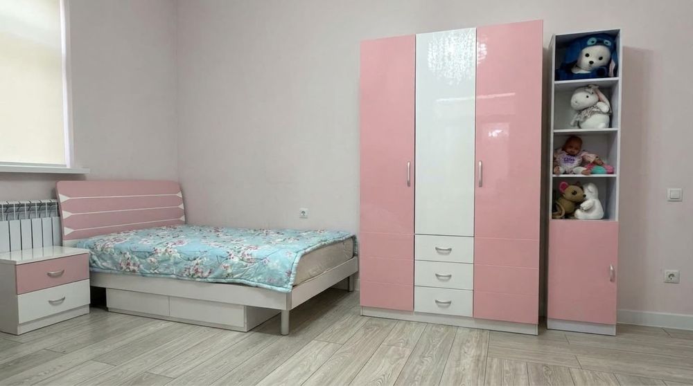 Шифоньер кровать и тумба