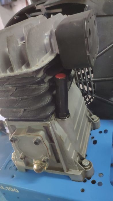 Compresor aer - că Nou, adus Germania -150 Lt -11 bar  3 hp