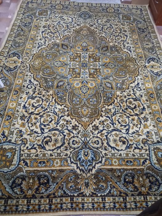 Продам ковры разные