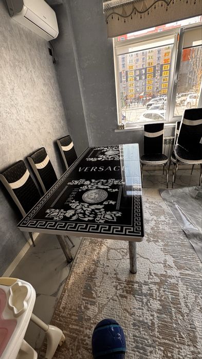 Стол стуля сатылады.