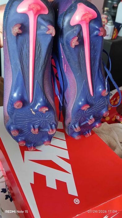 футболни бутонки. Adidas F50, Puma Ultra
