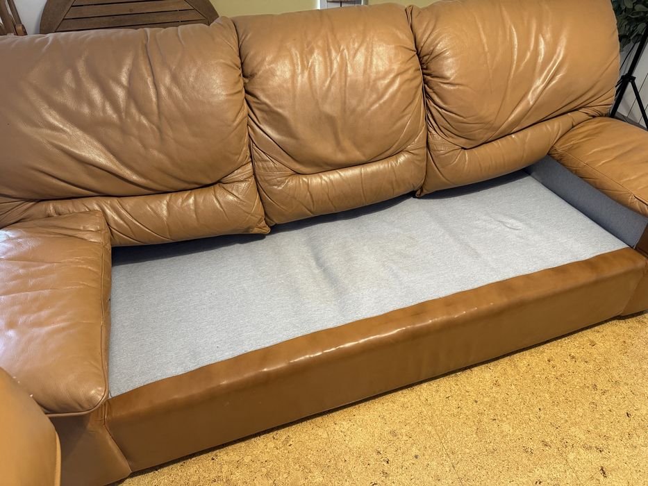 Италиански диван от естествена кожа (с табуретка) НАМАЛЕНА ЦЕНА!