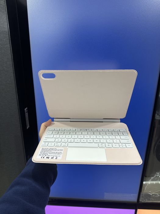 Apple Ipad 11 A16 keyboard pink Чехол клавиатура