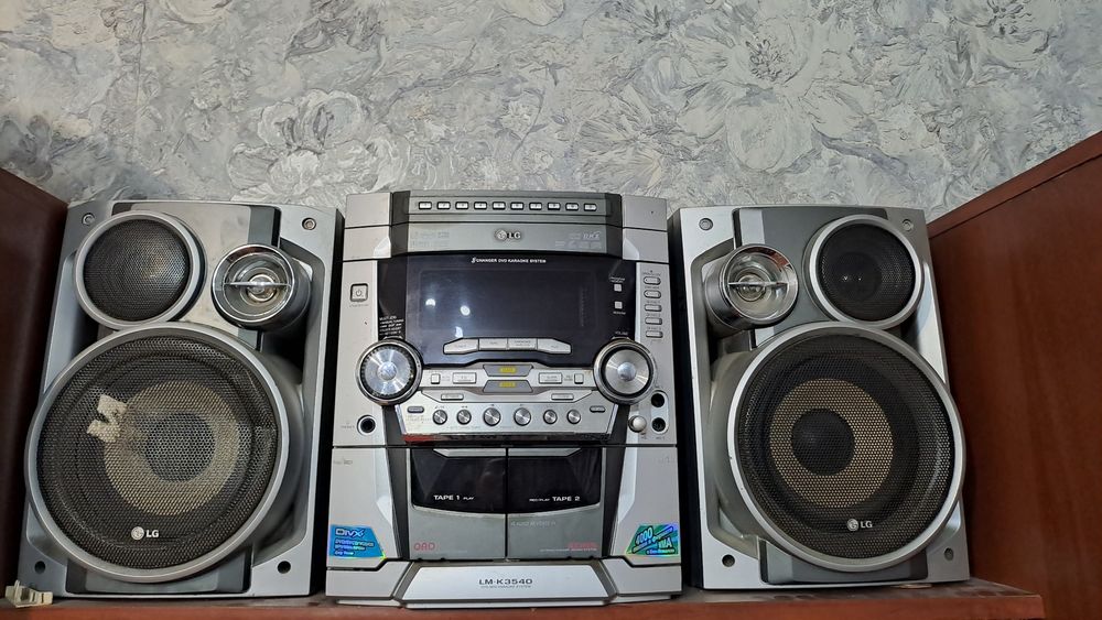 Продам музыкальный центр.