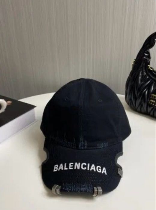 Шапка  balenciaga