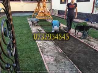 Montaj Gazon Rulou – Transformă-ți Curtea în 24h