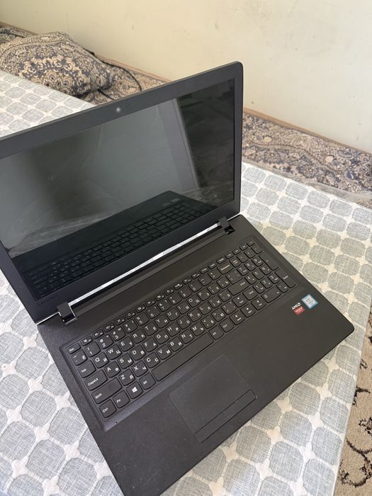 Lenovo noutbook, srochno sotiladi