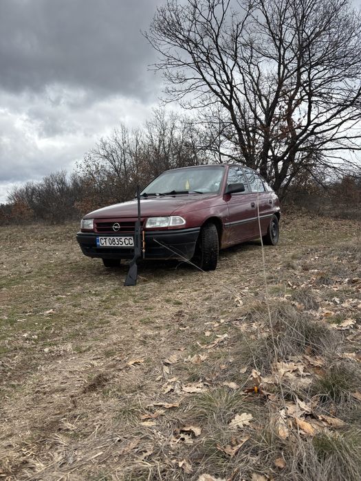 Продвавам опел астра ф 1.4 60 коня