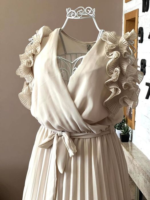 Рокля дамска нова не е ползвана официалноа