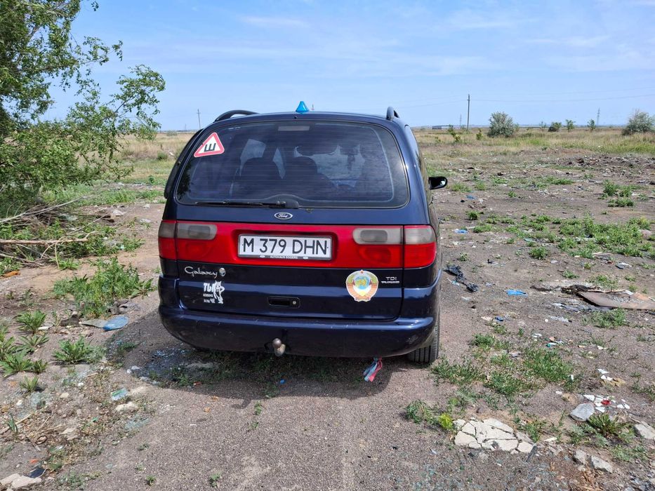 минивэн Ford Galaxy