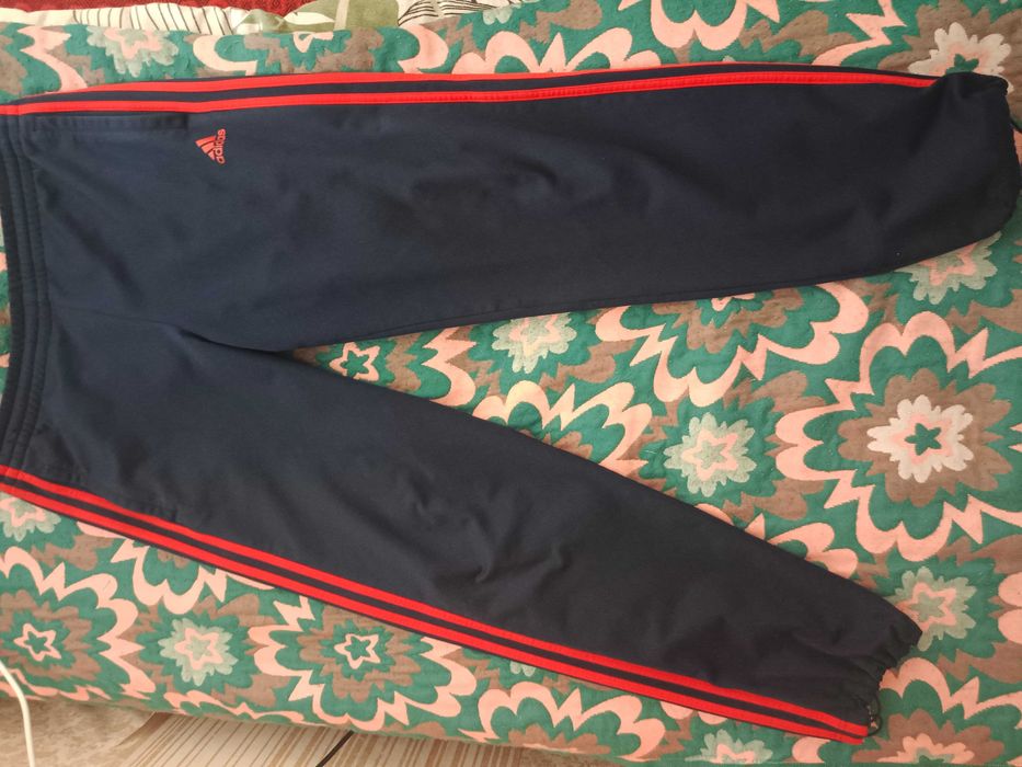 Продам треко "паруши" Adidas оригинал