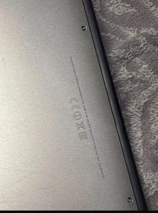 Macbook Air A1466  EMC: 2632