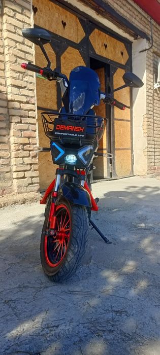 Скутер  сотилади