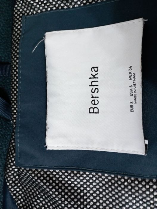 Продается куртка Bershka