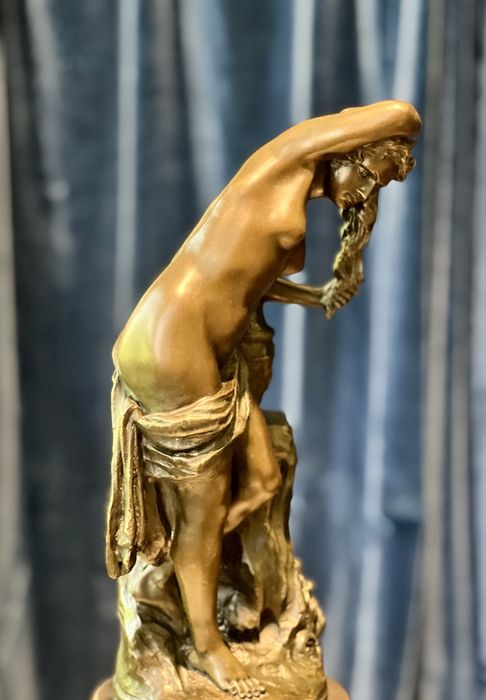 Statuetă Bronz *** vintage / antic / vechi / retro ***