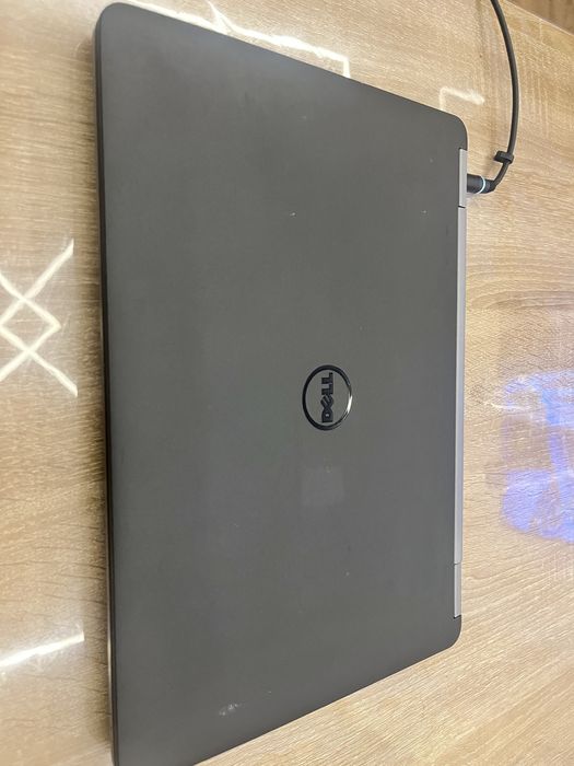 Dell latitude E7270