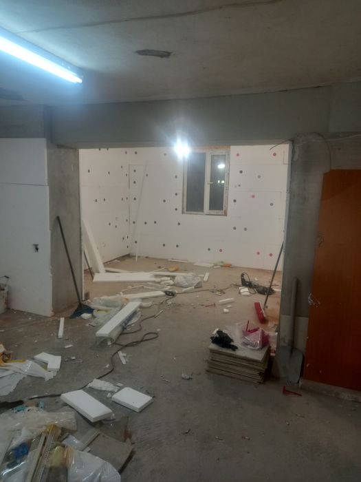 Помещение 100м2 в центъра на София