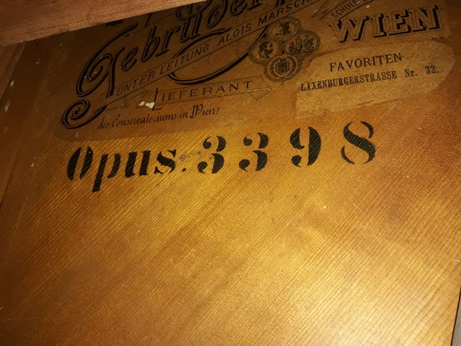 Pianina Gebriider Stîngul Wien