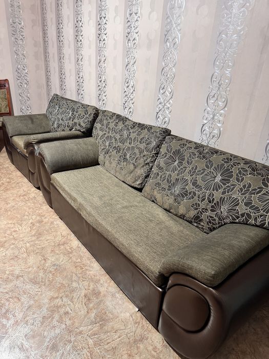 Продам диван с креслом раздвижные