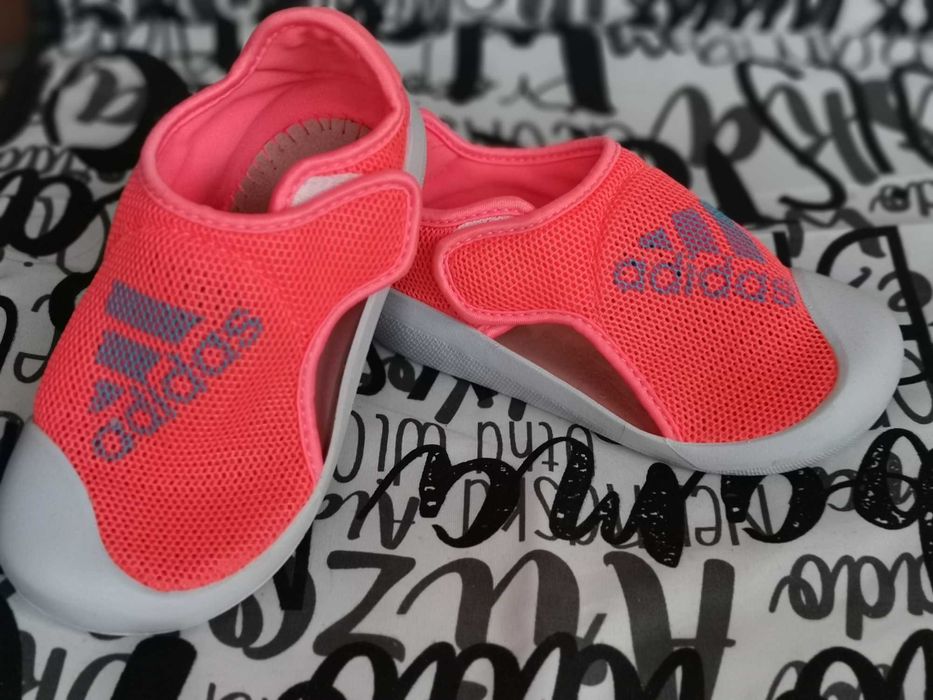 Няколко Детски сандали