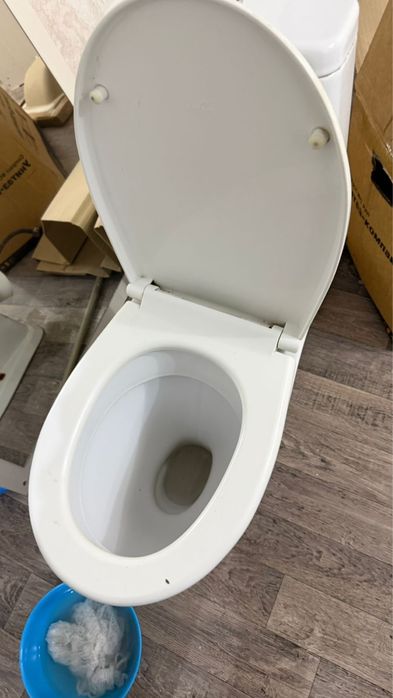 Унитаз с раковиной