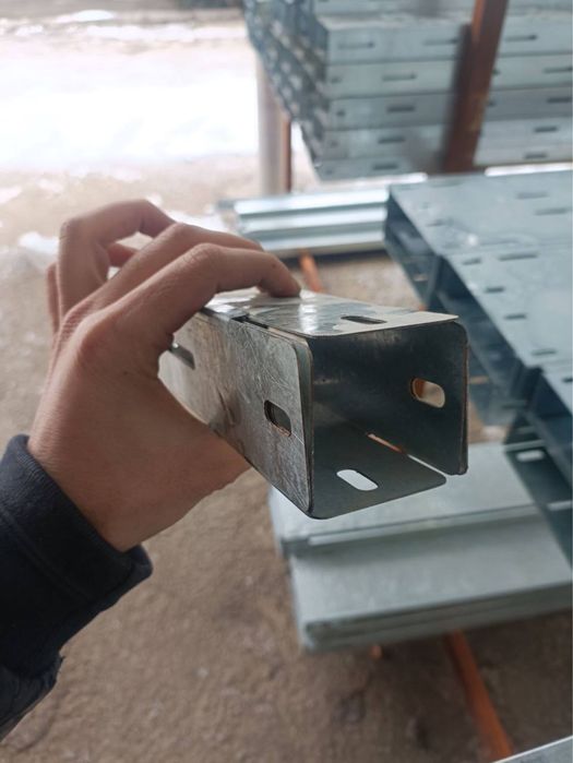 Kabel lotok perforirovaniy | Кабельный лоток перфорированный