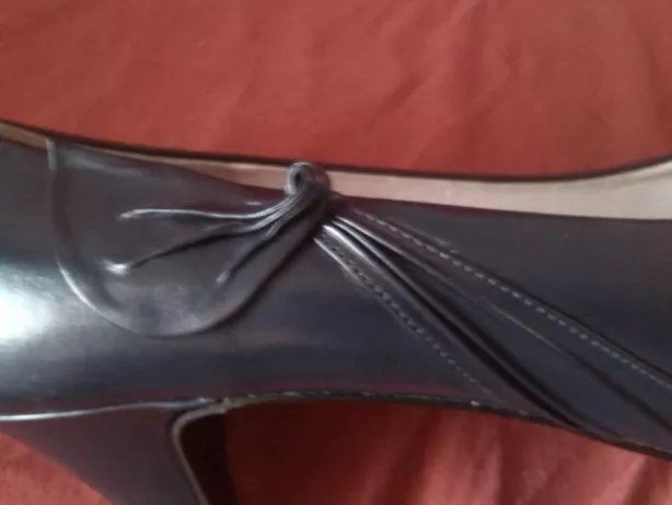 Vand pantofi dama LEONARDO noi, masura 40, culoare bleumarin