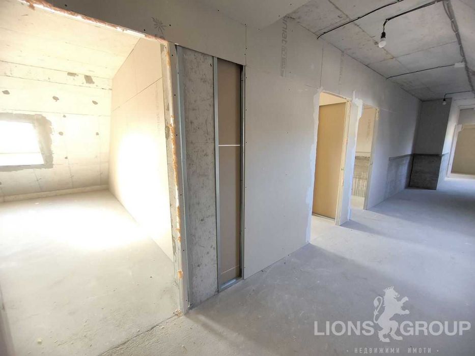 Продава се Четиристаен апартамент в Варна, Възраждане 2 - 160 кв.м за 719 €/кв.м - Снимка #6