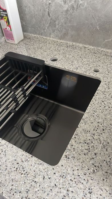 Сантехник Замена установка раковины ванны унитаза и многое другое.