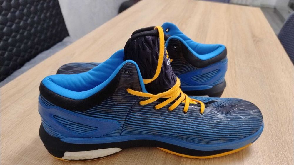 Adidas CrazyLight Boost