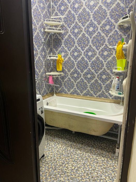 Продаю 3-х ком. Квартиру на ттз-1  возле 210 школы