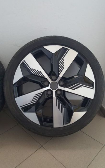 JanteRenaultKadjarArkanaSymbiozCapturMeganeE-TechKoleosScenicE-TechEspaceAustralRafaleTalismanDusterBigsterStrikerNissanJukeQashqaiX-TrailAriya5X114.3