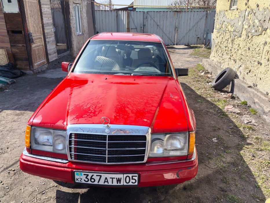 Продам машину Mercedes 124