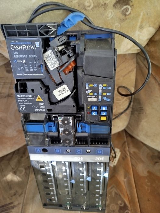 Зануси Спринг работеща