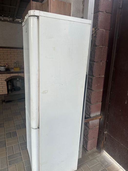 Продам холодильник